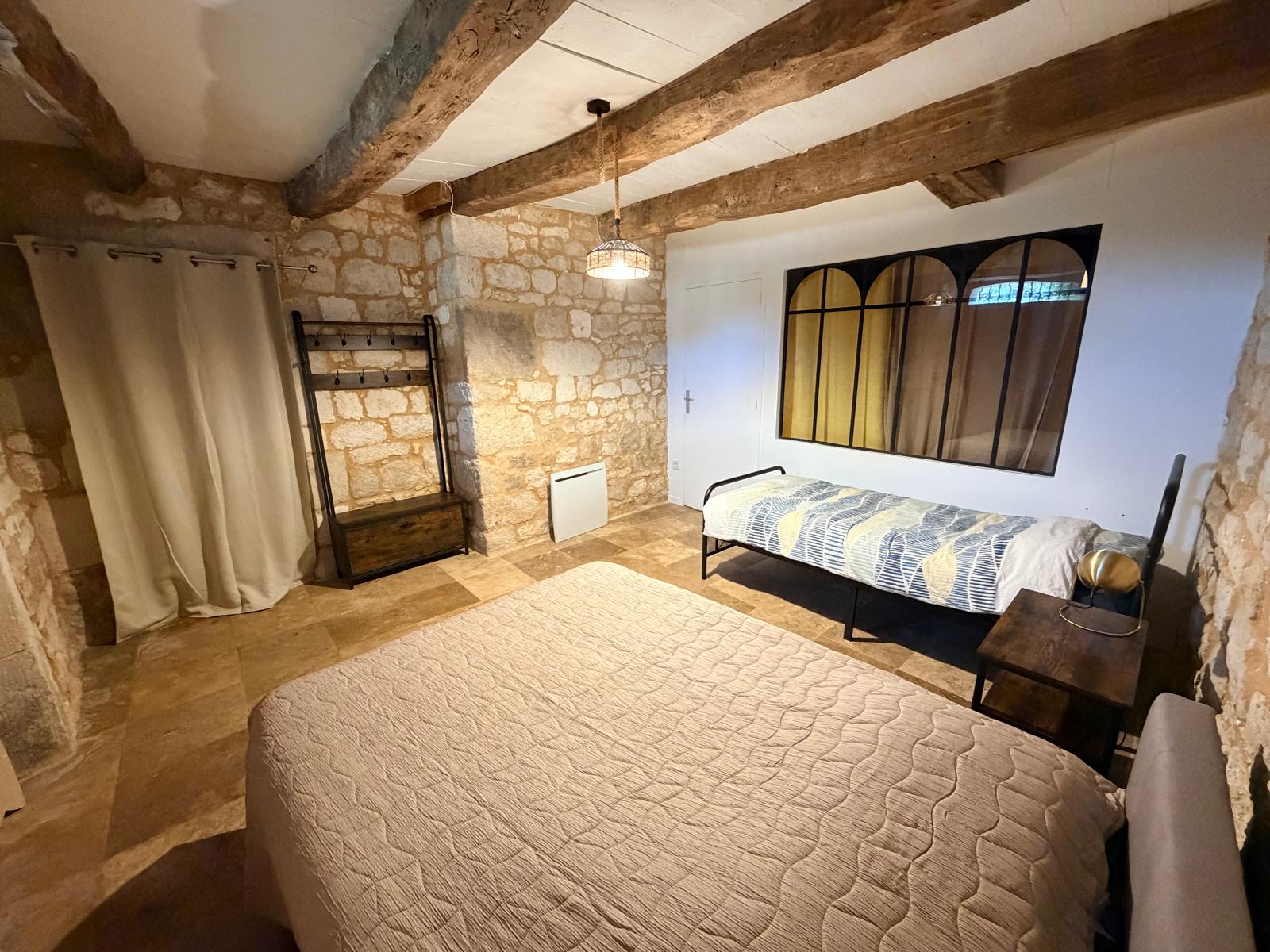 Chambre 2 du gîte — lit double et lit simple